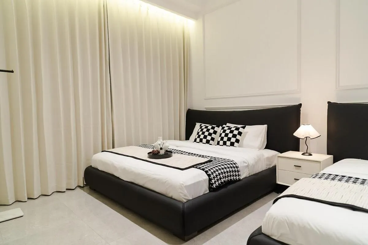 Georgetown Chanel-Style Jacuzzi & Ktv 5Br 18Pax F 0*, George Town